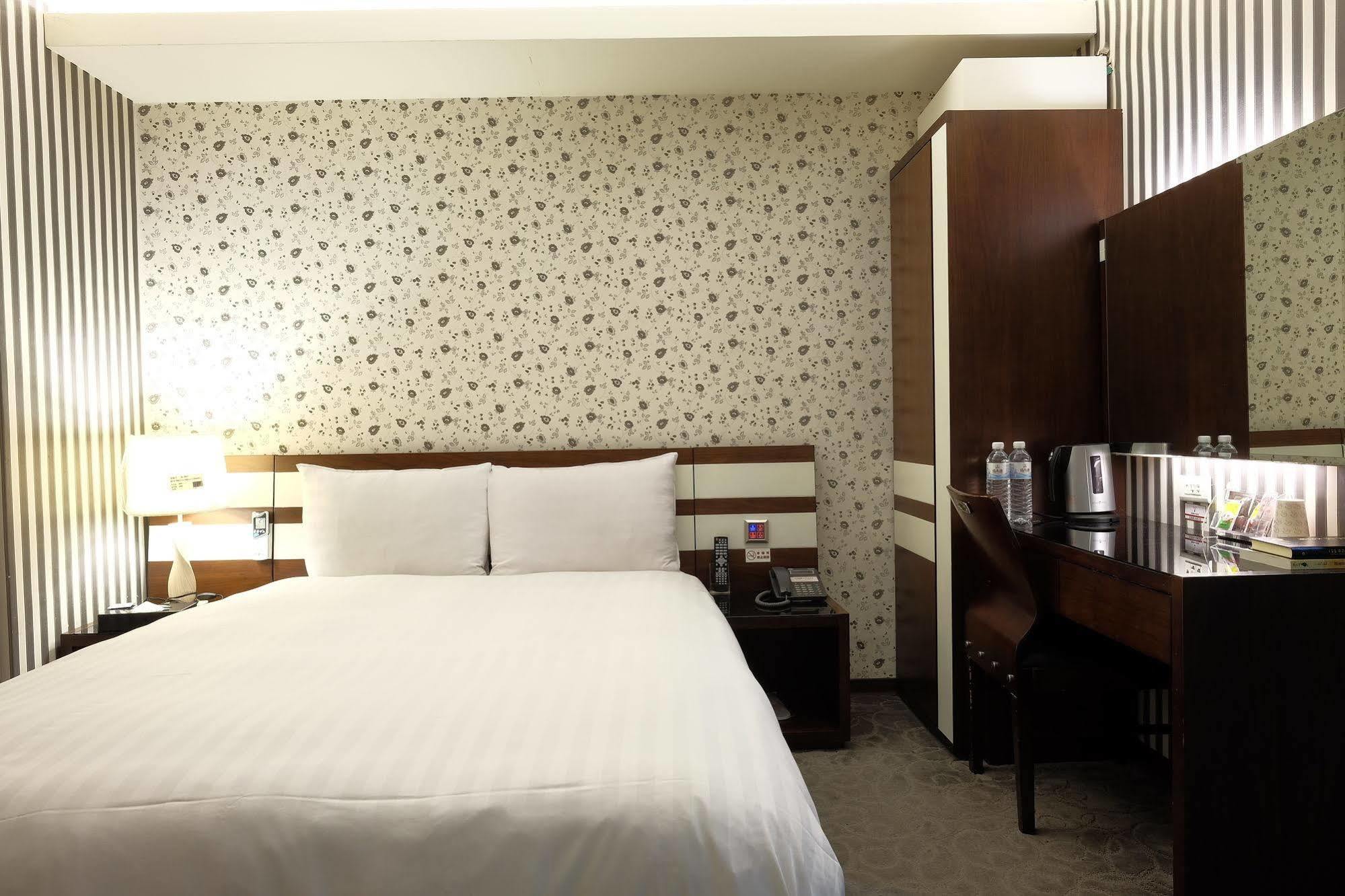 Talmud Hotel Gongyuan Taizhong Zewnętrze zdjęcie