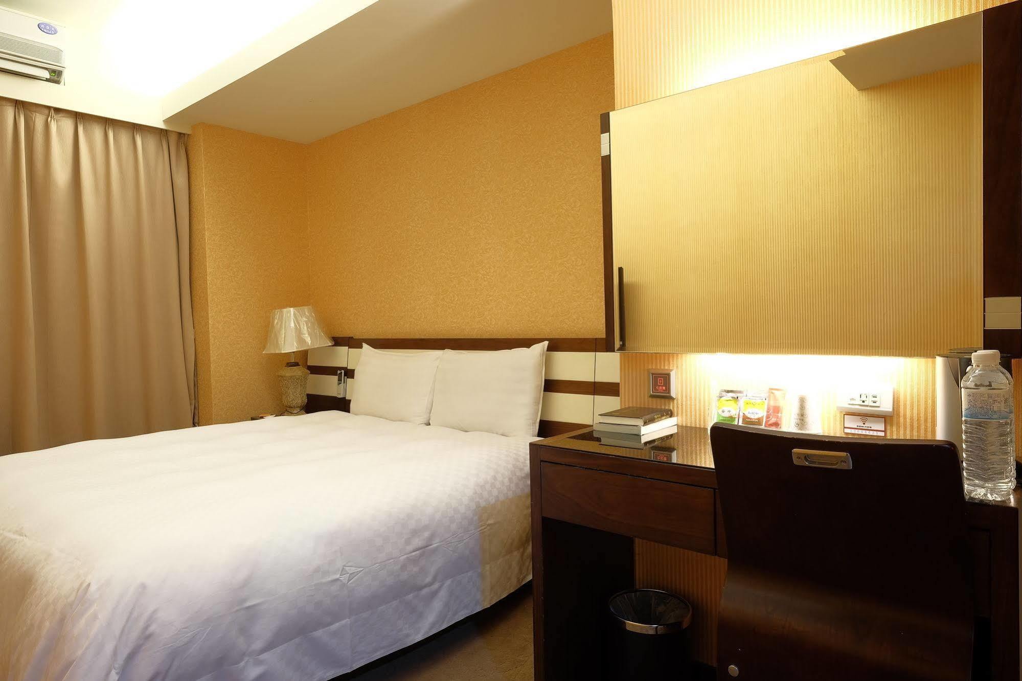 Talmud Hotel Gongyuan Taizhong Zewnętrze zdjęcie