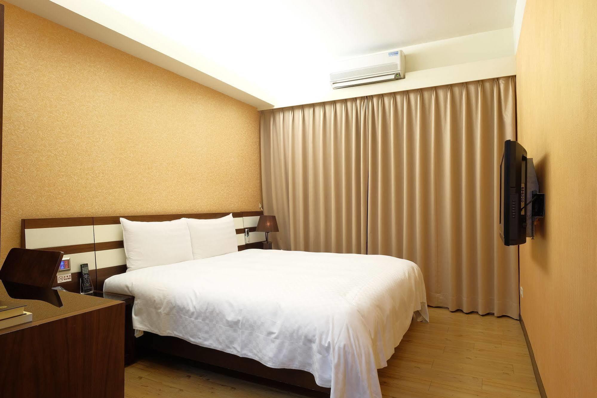 Talmud Hotel Gongyuan Taizhong Zewnętrze zdjęcie