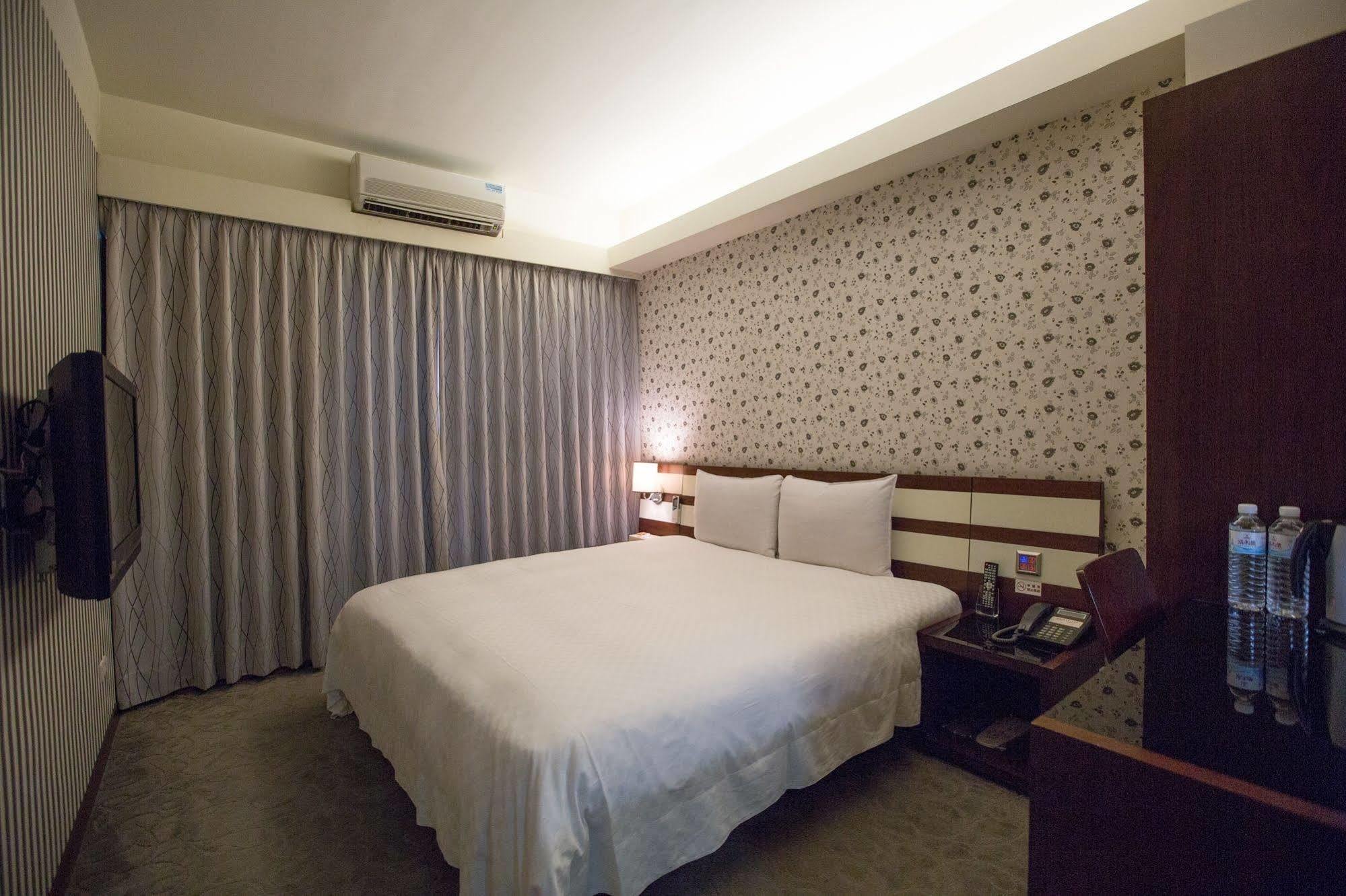 Talmud Hotel Gongyuan Taizhong Zewnętrze zdjęcie